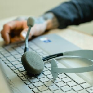 pexels-photo-7504896.jpeg Online Technical Support